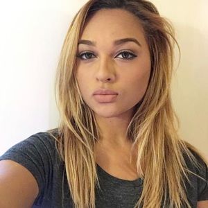 Meet your Posher, Sena